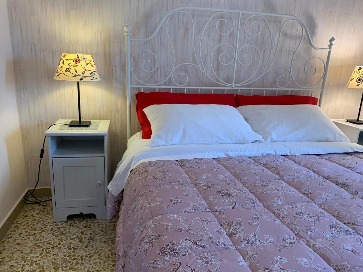 La Casa Di Chicca Apartment Lecce Luaran gambar